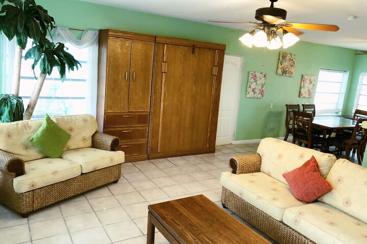 Room 53 of 131
