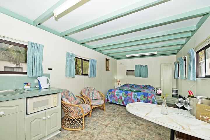 Room 8 of 33