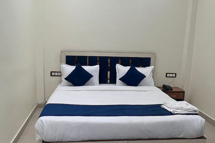 Room 9 of 28