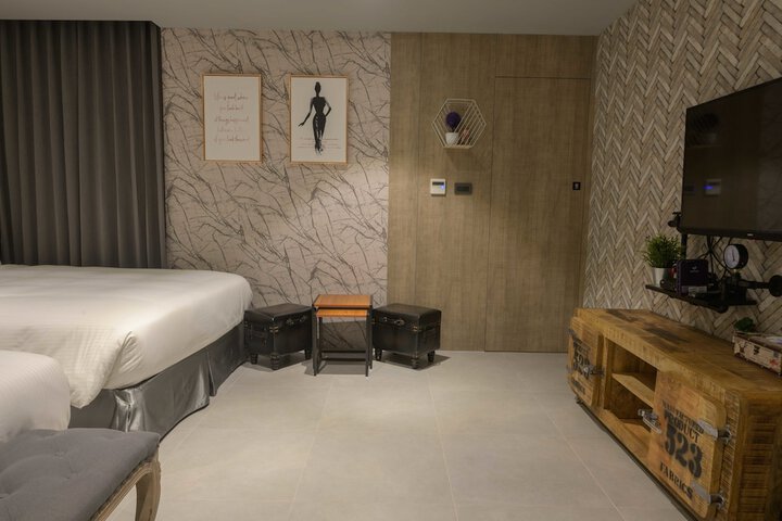 Room 34 of 119