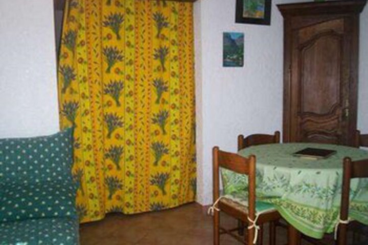 Room 10 of 20