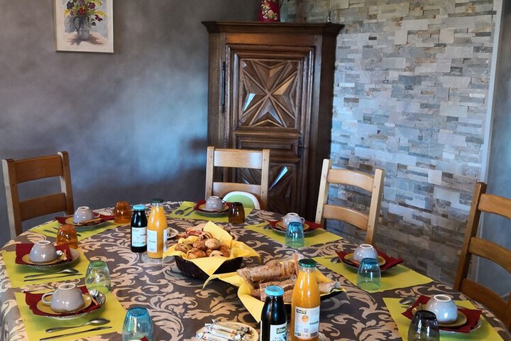 Dining 13 of 44
