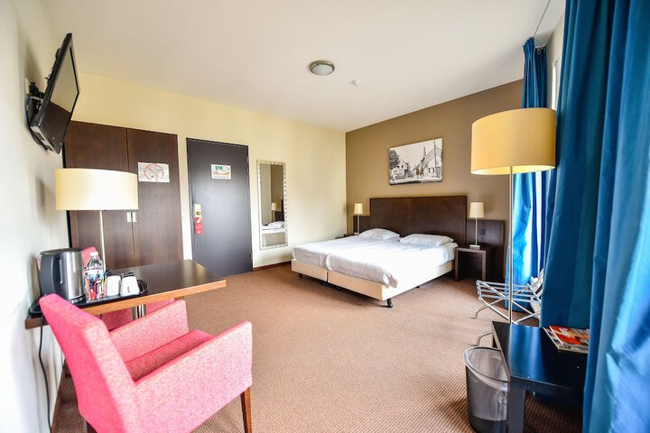 Room 6 of 35