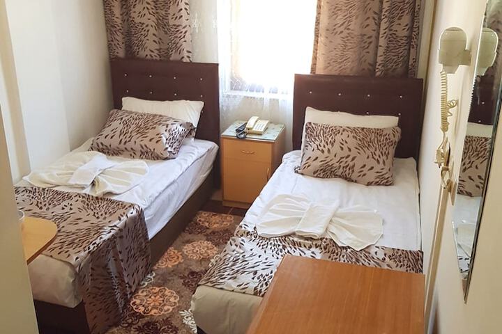 Room 14 of 30