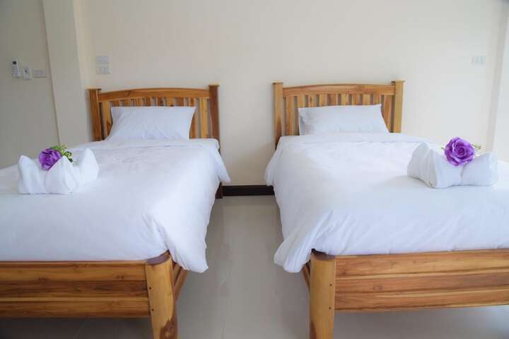 Room 6 of 24