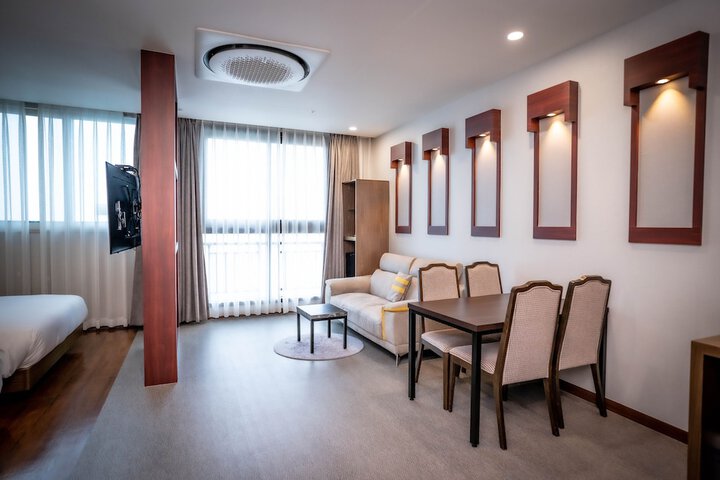 Room 21 of 54
