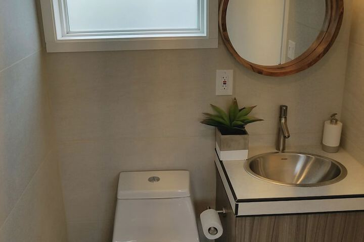 Room 132 of 172