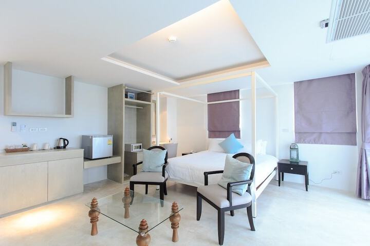 Room 8 of 53