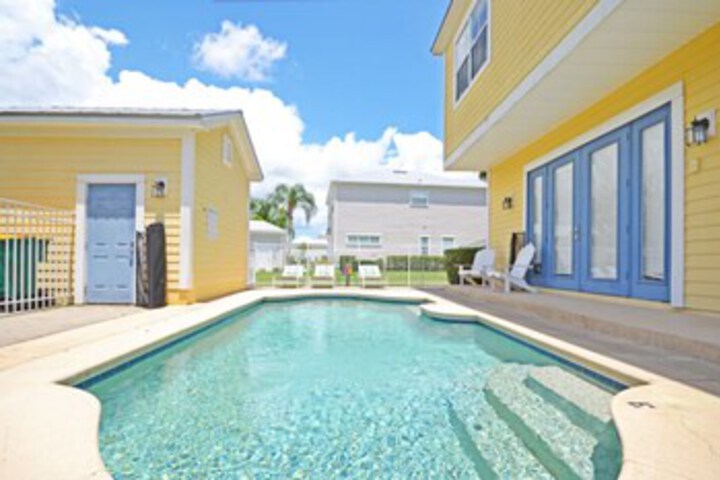 Pool 33 of 61