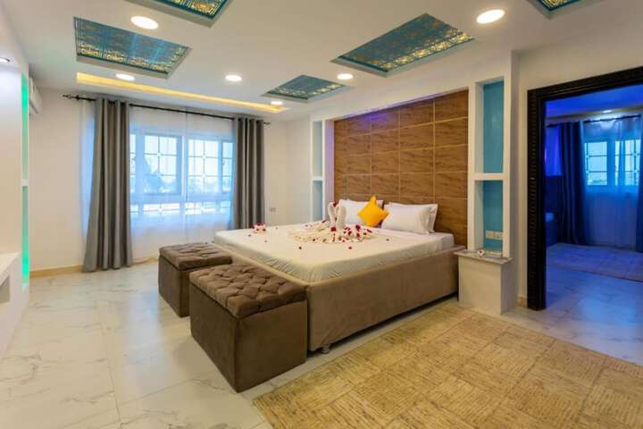 Room 10 of 76
