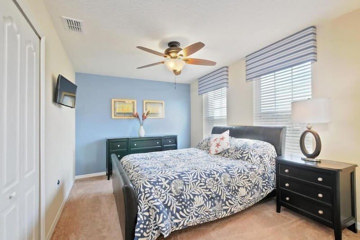 Room 25 of 59