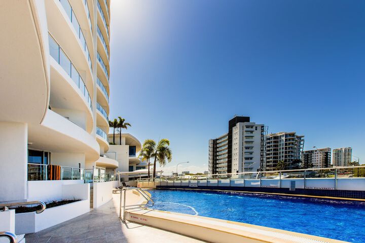 Hotel with Pool