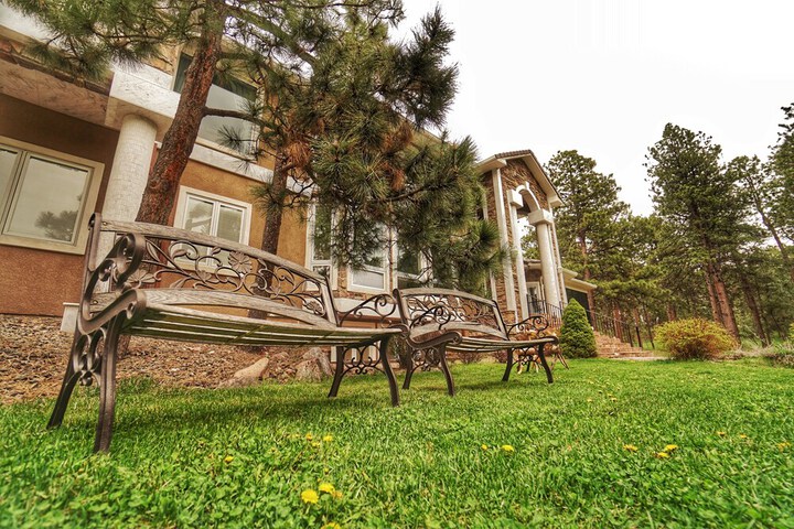 Hotel Exterior 51 of 52