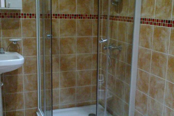 Room 6 of 32