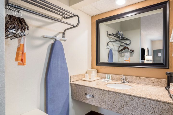 Bathroom sink