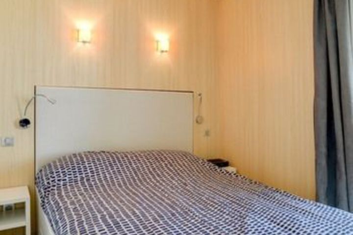 Room 5 of 14