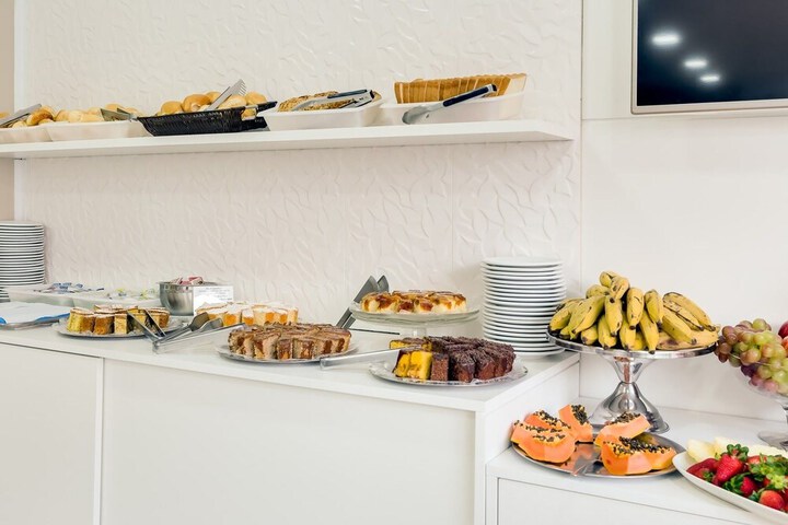 Breakfast/Coffee Service 9 of 12