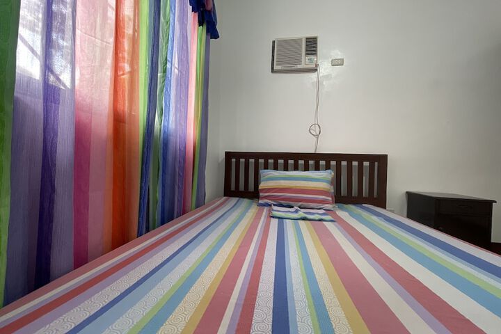 Room 18 of 200