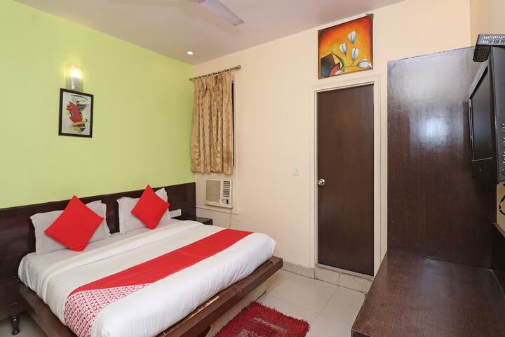 OYO 7344 My H Rooms