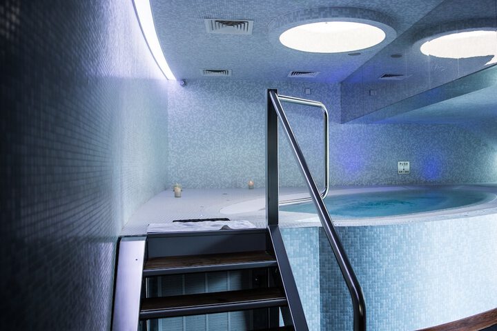 Pool 76 of 128
