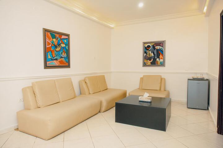 Room 30 of 47