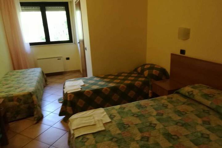 Room 9 of 15