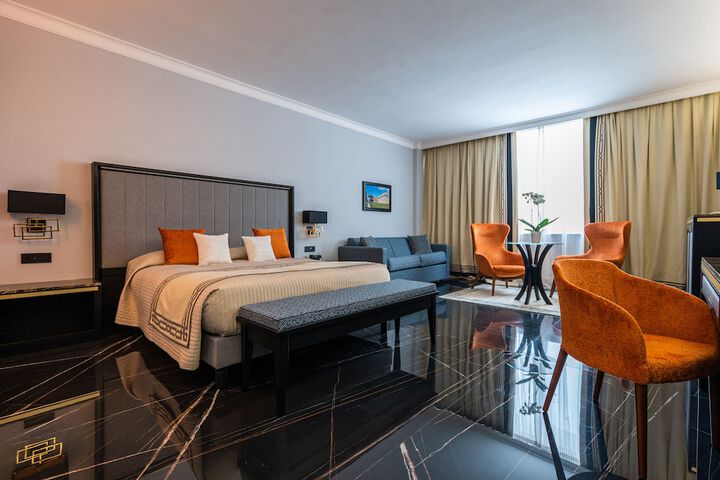 Room 13 of 62