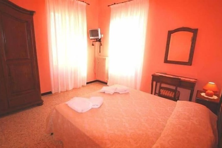 Room 17 of 47