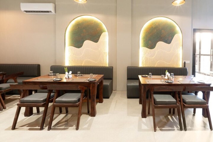 Dining 19 of 26