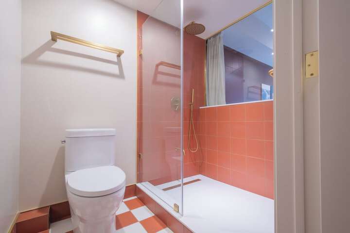 Room 21 of 29