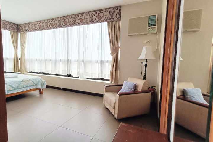Room 52 of 73
