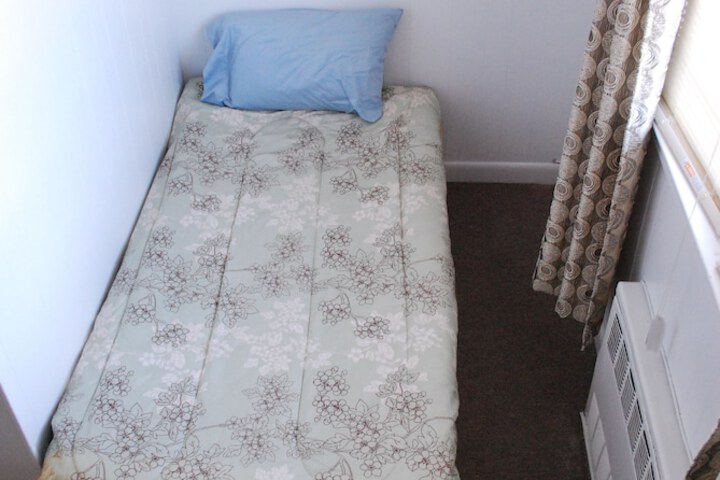 Room 9 of 35