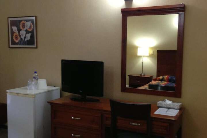 Room 4 of 49