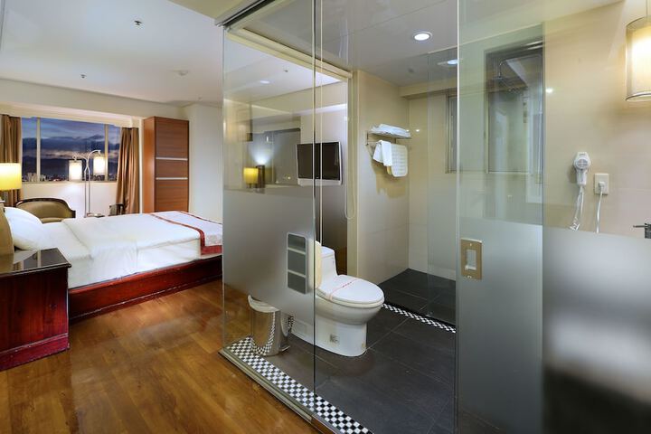 Room 55 of 74