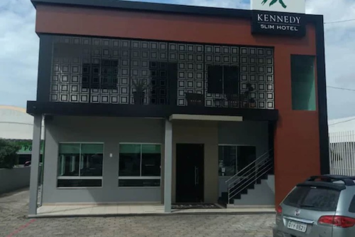 Kennedy Slim Hotel