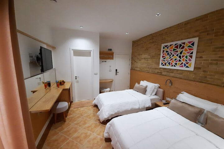 Room 14 of 123