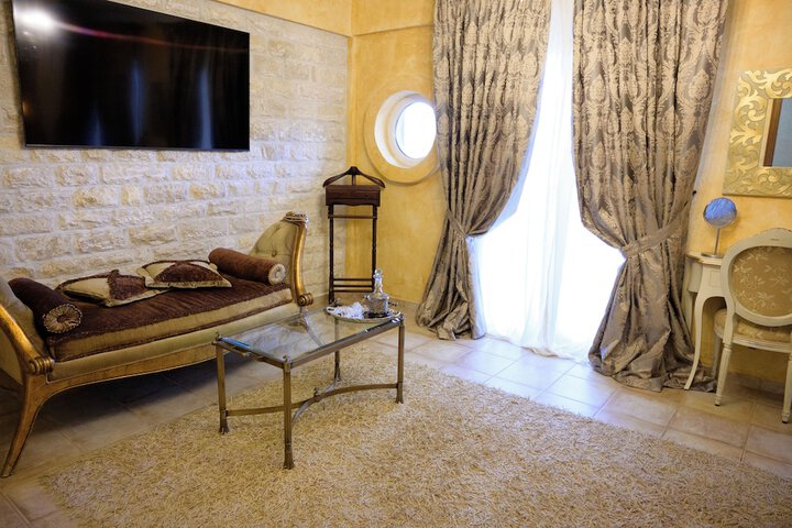 Room 20 of 60