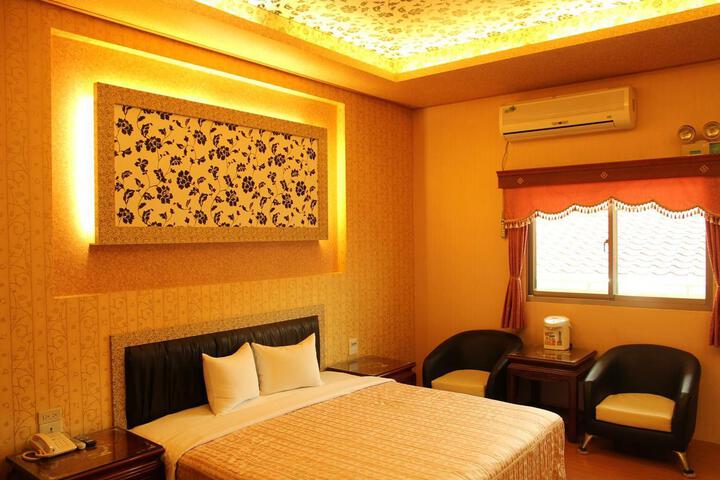 Room 2 of 6