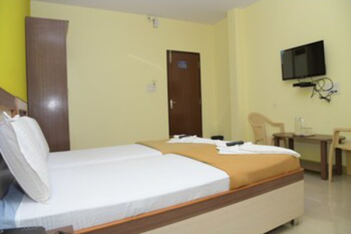 Room 11 of 50