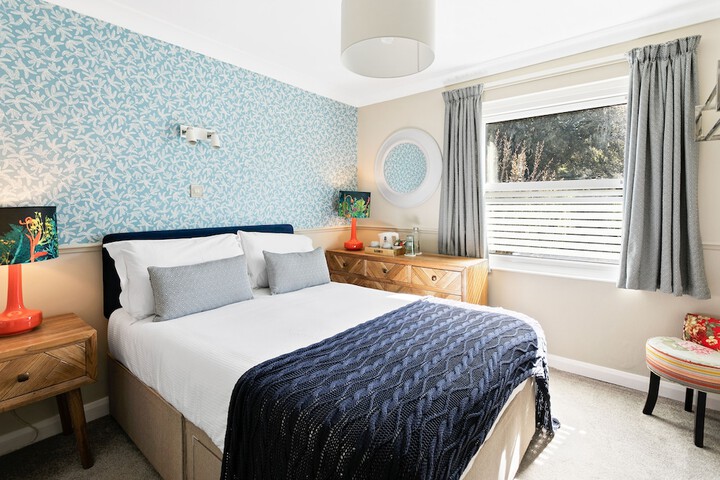 Room 4 of 70