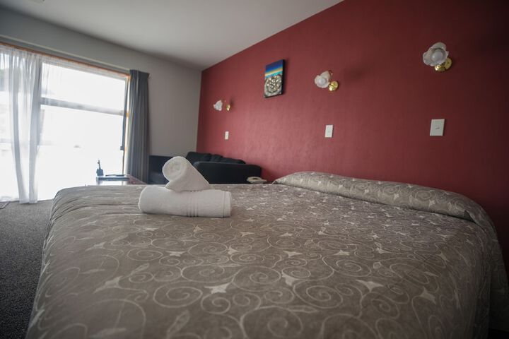 Room 2 of 104