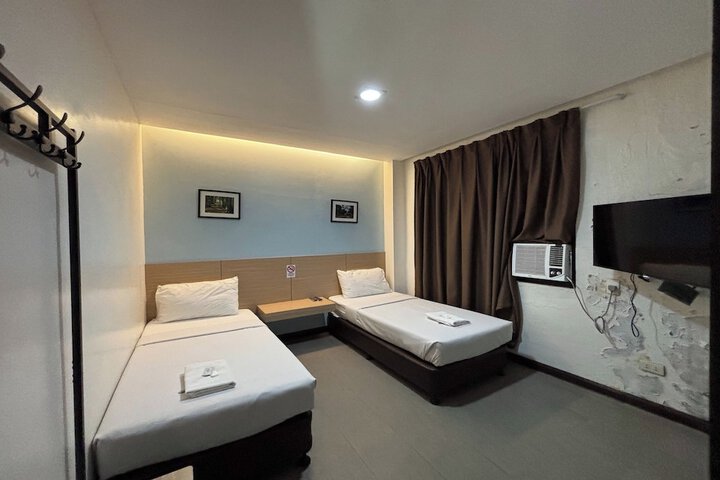 Room 20 of 37