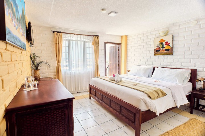Room 6 of 25