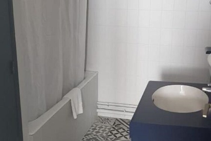 Room 30 of 50