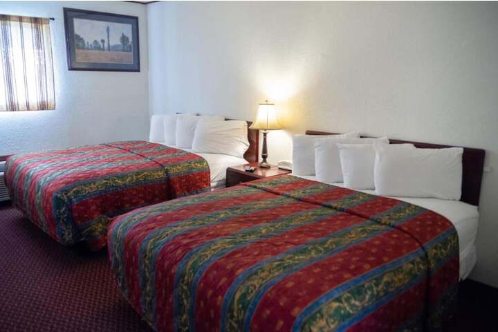 2 Queen Beds Suite (1 of 4)