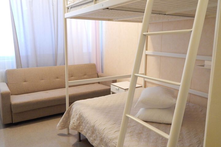 Room 28 of 86