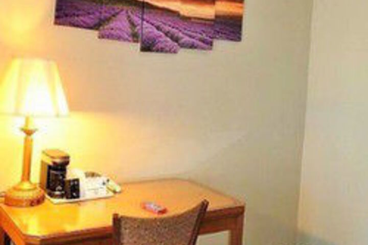 Room 15 of 32