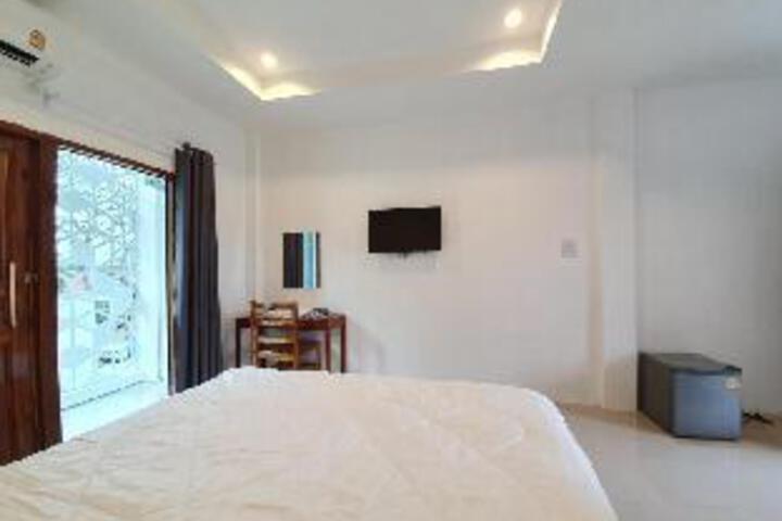 Room 10 of 11
