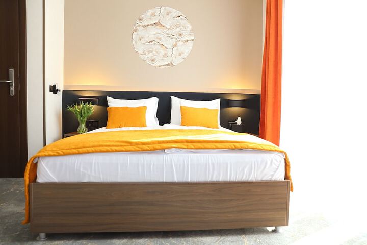 Room 9 of 20