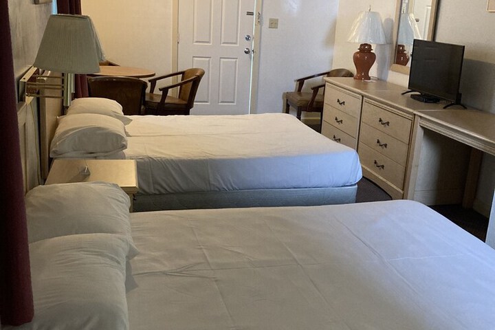 Room 10 of 23